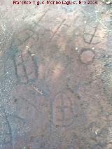 Petroglifos de Burguillos. Dobles cruciformes y crculo