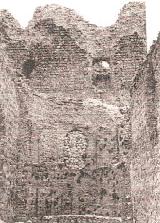 Torre del Homenaje. Foto antigua. Al principio la capilla y al fondo la Torre del Homenaje