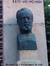 Monumento a Rafael Hidalgo de Caviedes. Busto del pintor