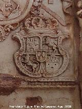 Torres de la Fundación. Escudo de Carlos III