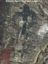 Pinturas rupestres del Abrigo I del To Serafn. Antropomorfo tipo phi sobre puntos. Grupo V