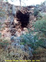 Cueva Baja de la Rinconada de los Acebuches. 