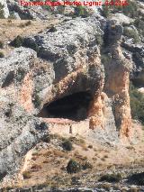 Cortijo de la Cueva sobre el Zumeta. 