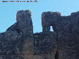 Castillo de la Aragonesa. Resto de almena y aspillera