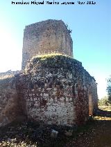 Castillo de la Aragonesa. Torren circular pequeo
