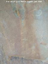 Pinturas rupestres del Poyo Inferior de la Cimbarra. Barra roja y figura en blanco