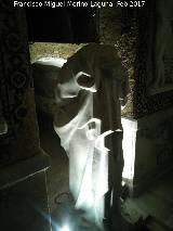 Cripta del Barn Velasco. Estatua decapitada