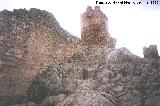 Castillo del Berrueco. Muralla y los dos torreones circulares