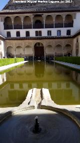 Alhambra. Viviendas de las Concubinas del Sultn. Desde la fuente del Patio de los Arrayanes