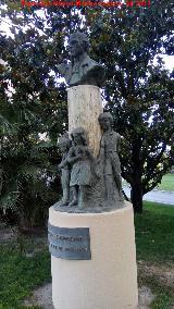 Monumento a Marcelino Champagnat. 