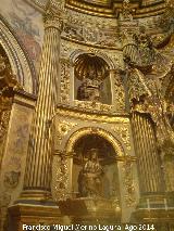 Sacra Capilla de El Salvador del Mundo. Hornacinas del retablo