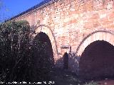 Puente Ariza. Puerta que da acceso al habitculo del guarda del puente y a su vez al Puente romano