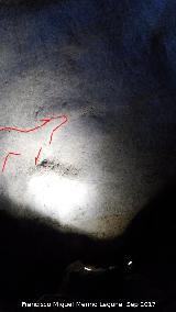Petroglifos rupestres de la Cueva de los Murcilagos. Zooformo Cierva?