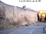 Muralla de San Lorenzo. Antiguo emplazamiento de la Puerta de Granada con su matacán