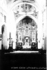 Iglesia y Convento de la Santsima Trinidad. Desaparecido Retablo Mayor. Ao 1910. Foto Emilio Talavera