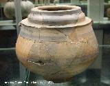 Oppidum de Giribaile. Urna con resalte siglos II-I aC. Museo Provincial