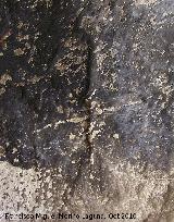 Petroglifos rupestres de la Piedra Hueca Grande. Petroglifo I smbolo 10 antropomorfo el que est ms a la izquierda