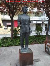Estatua de Manuel Bentez Carrasco. 