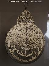 Astrolabio. Reproduccin del Astrolabio de Abu Bakr al Ibari. Palacio Dar Al-Horra - Granada