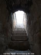 Cueva de Salamanca. Escalones de acceso a la cueva