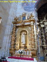 Convento de San Esteban. Capilla de la Virgen del Rosario. Retablo lateral