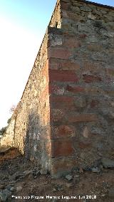 Cortijo La Sevilleja. Esquina del muro