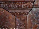 Catedral de Jaén. Coro. María borda el velo del templo. Capitel de la pilastra izquierda del espaldar