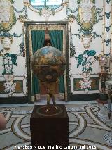 Palacio Real. Saleta de Porcelana. Reloj de globo terrqueo