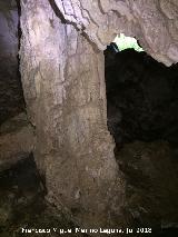 Cueva neoltica de los Corzos. Columna