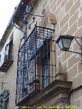 Casa de la Calle Luis Redondo Martnez Rey n 37. Reja con cruz de calatrava