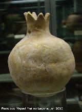 Oppidum Bora Cerealis. Aryballos con forma de granada de la cmara funeraria Siglo V ac. Museo Arqueolgico Provincial
