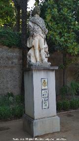 Carmen de los Mrtires. Terraza. Estatua de Fernando VI