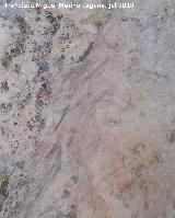Pinturas rupestres de la Cueva Secreta Grupo II. Antropomorfo inferior derecha muy desvaido por las formaciones calcreas