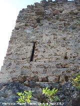Muralla de la aldea medieval de La Espinareda. Saetera