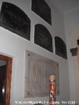 Ermita del Arcngel San Miguel. Lpidas de la cripta