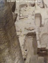 La Mota. Iglesia Mayor Abacial. Excavación arqueológica. Muro de la antigua iglesia gótica