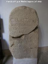 Yacimiento romano del Cortijo del Chantre. Lpida funeraria romana de finales del siglo I d.C. Museo Arqueolgico de beda