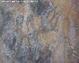 Pinturas rupestres de la Cueva del Plato grupo III. Antropomorfos en cruz y zigzags