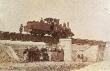 Historia de Almagro. Ferrocarril de va estrecha en el Puente de Jabaln, cerca de Almagro. Mayo de 1893
