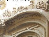 Catedral de Baeza. Puerta del Perdón. Restos de inscripción