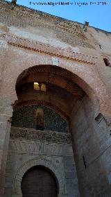 Alhambra. Puerta de la Justicia. Extramuros