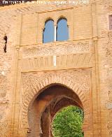Alhambra. Puerta del Vino. 