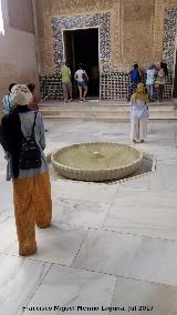 Alhambra. Patio del Mexuar. Fuente
