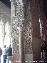 Alhambra. Sala de los mocrabes. Columna