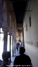 Alhambra. Patio de los Leones. Galera