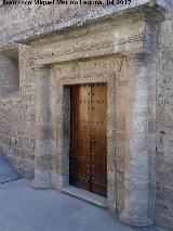 Alhambra. Palacio de Carlos V. Puerta lateral que da enfrente de los Palacios Nazares
