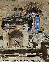 Iglesia de la Encarnacin. Hornacina y ventana del lateral izquierdo
