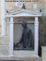 Colegiata de la Asuncin. Monumento a D. Manuel Rodrguez Buzn Calle defensor del patrimonio de Osuna