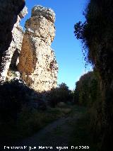 Llano de la Ermita. Formaciones rocosas de sus acantilados