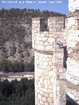 Castillo de Alcal del Jucar. Torren circular esquinero de la Torre del Homenaje